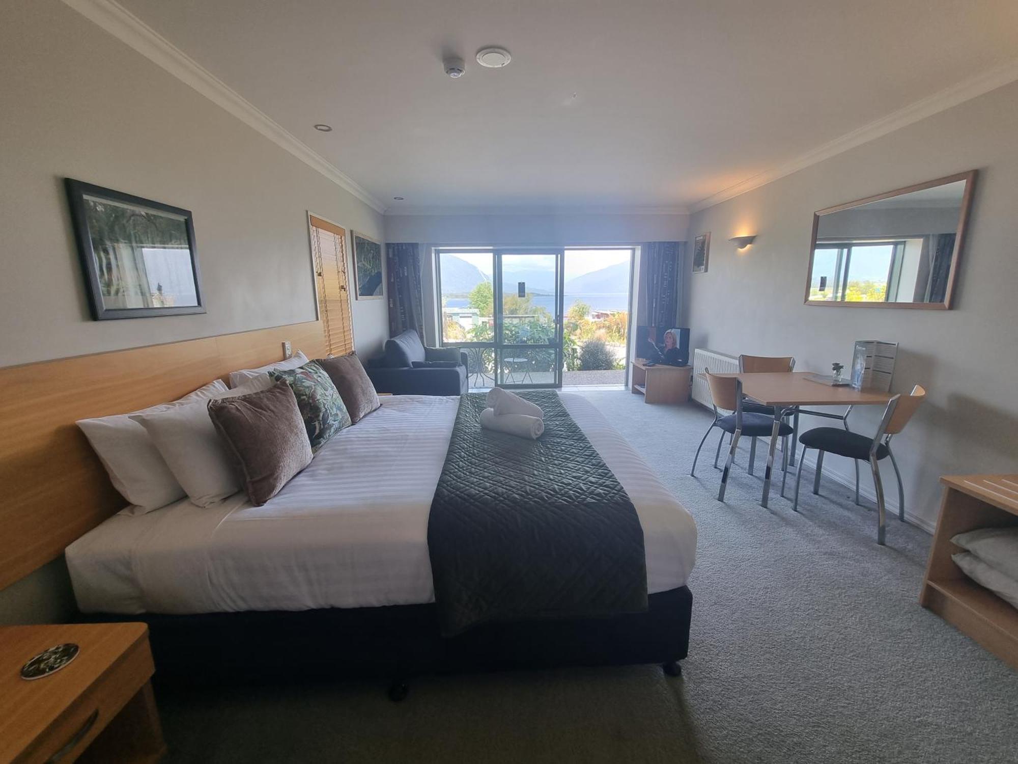 Hotel Lake Brunner Greymouth Bagian luar foto