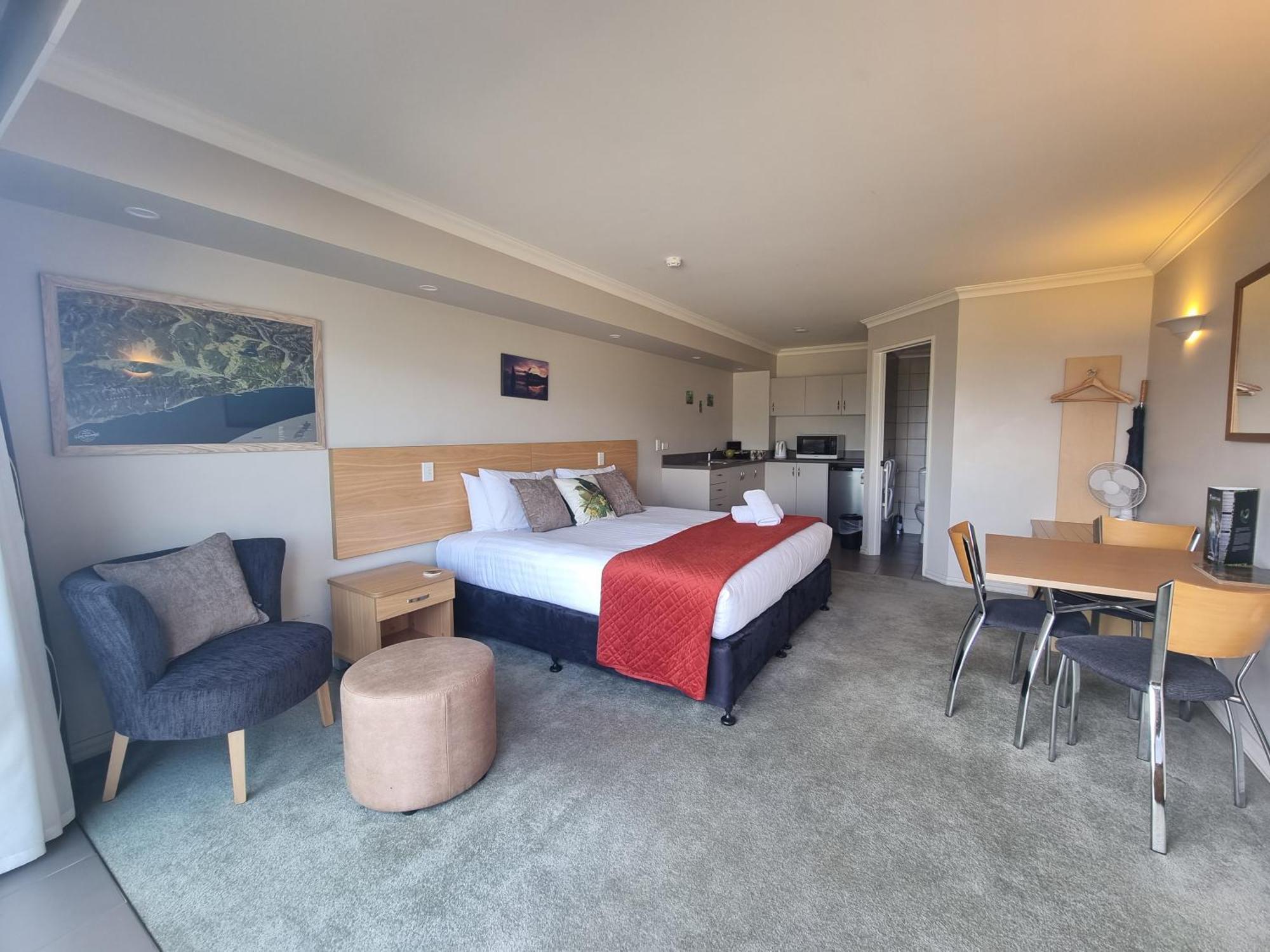 Hotel Lake Brunner Greymouth Bagian luar foto