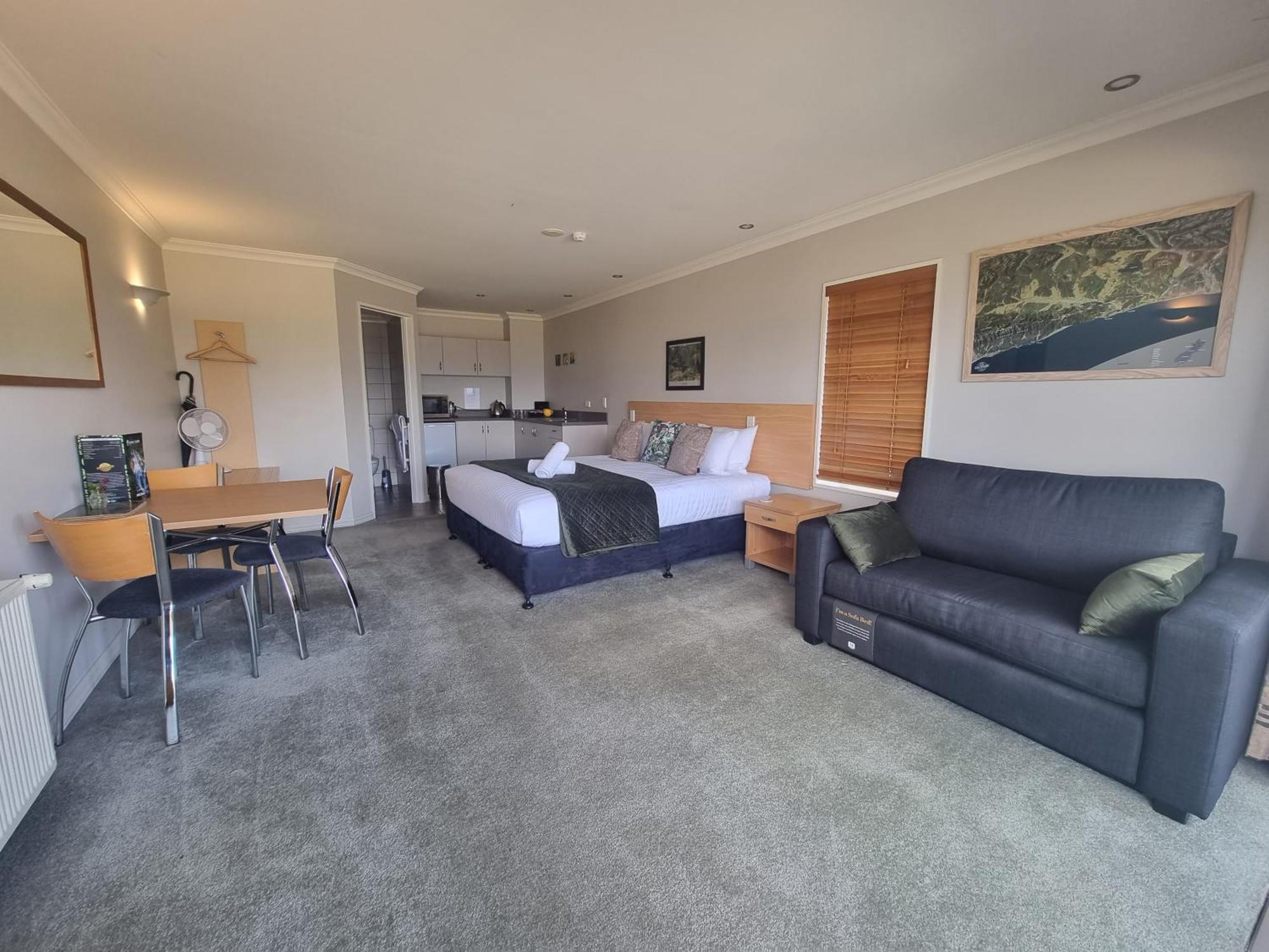 Hotel Lake Brunner Greymouth Bagian luar foto