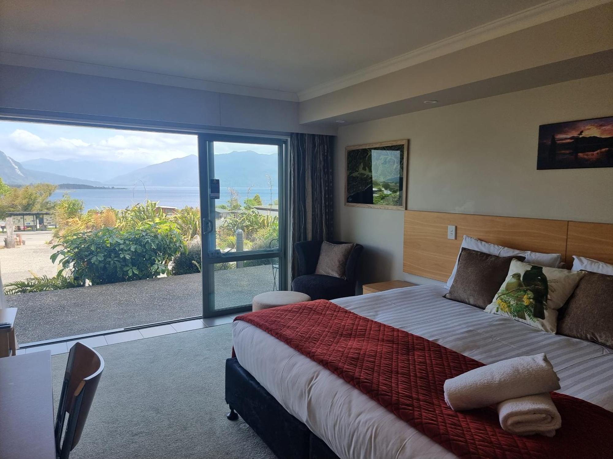 Hotel Lake Brunner Greymouth Bagian luar foto