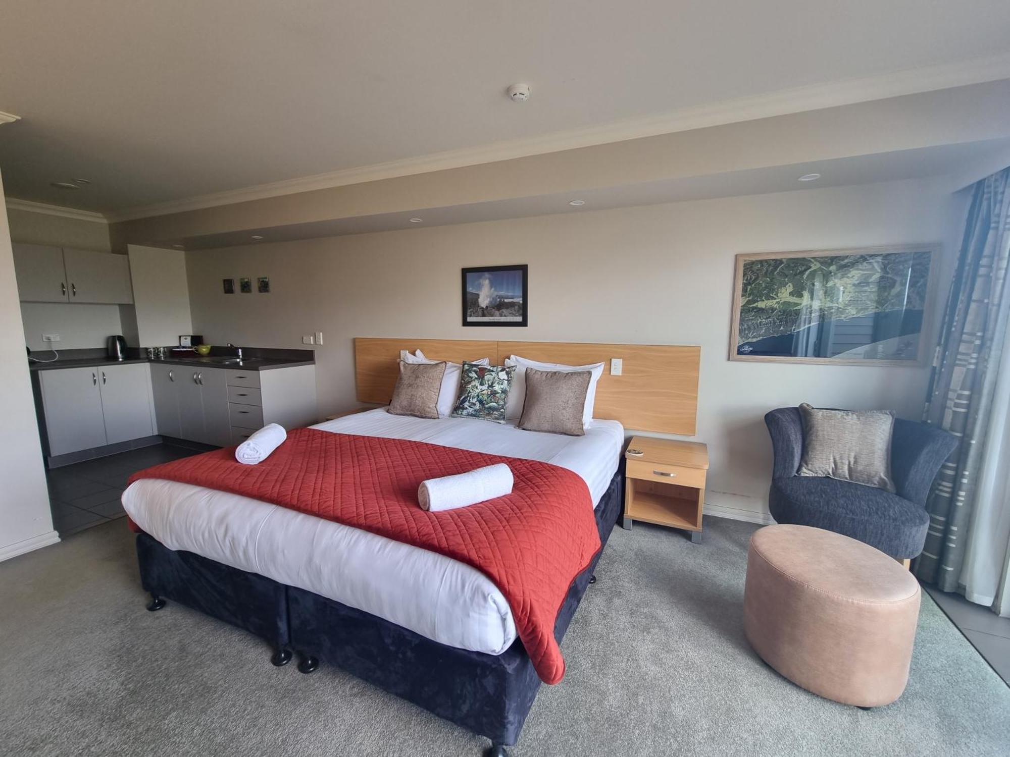 Hotel Lake Brunner Greymouth Bagian luar foto