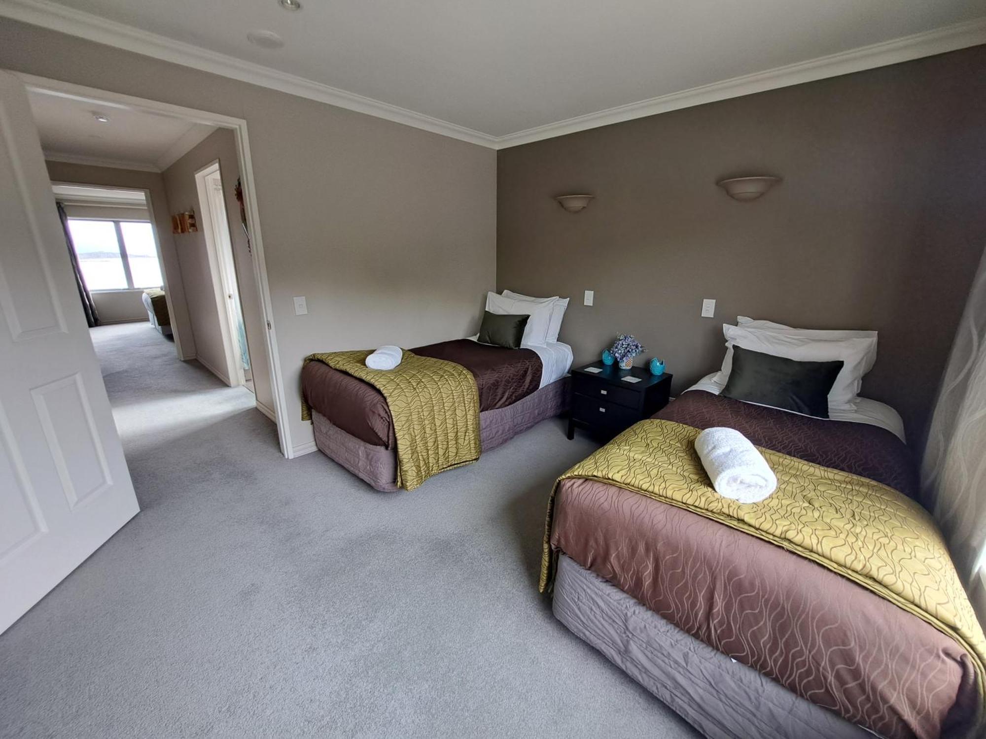 Hotel Lake Brunner Greymouth Bagian luar foto