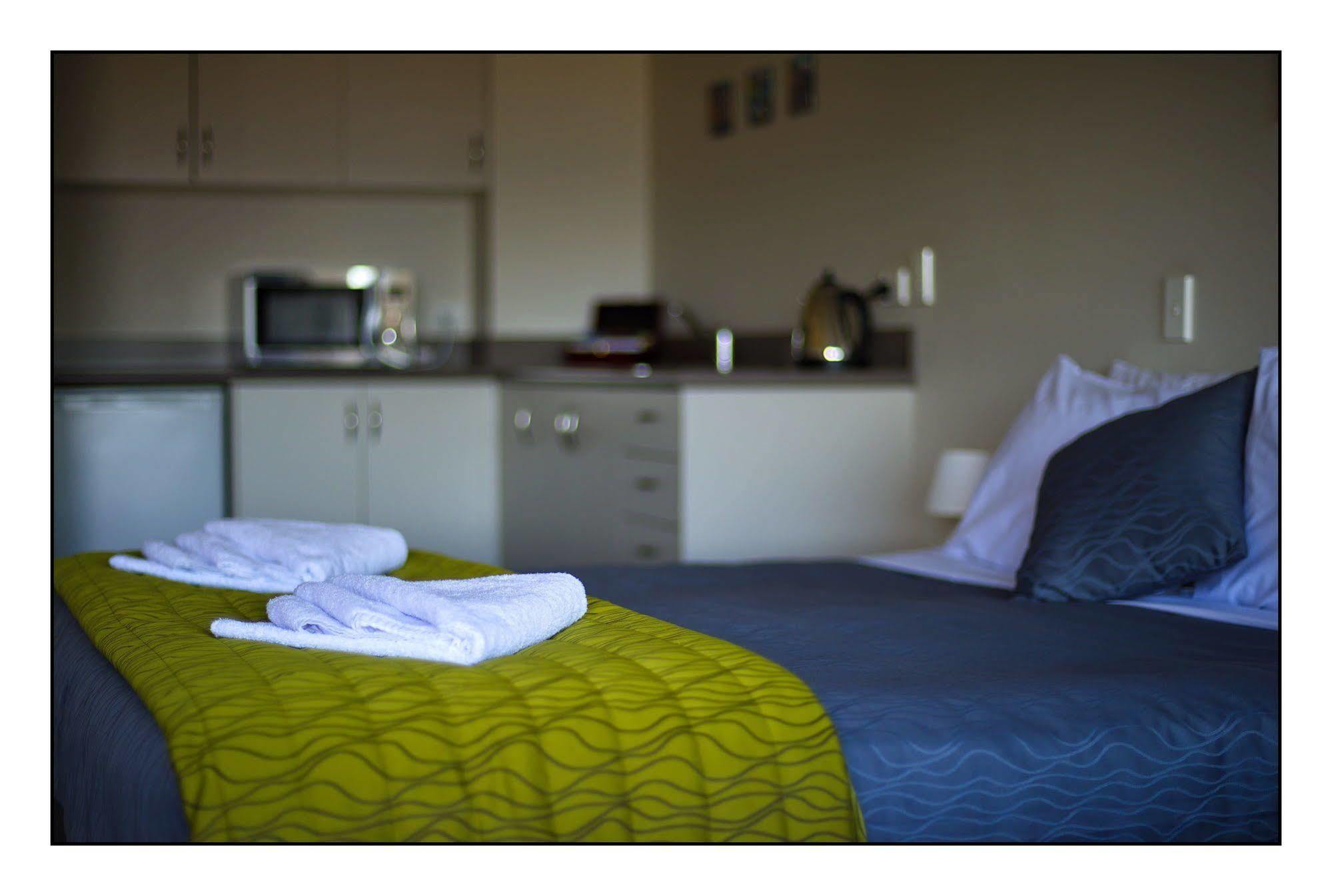 Hotel Lake Brunner Greymouth Bagian luar foto