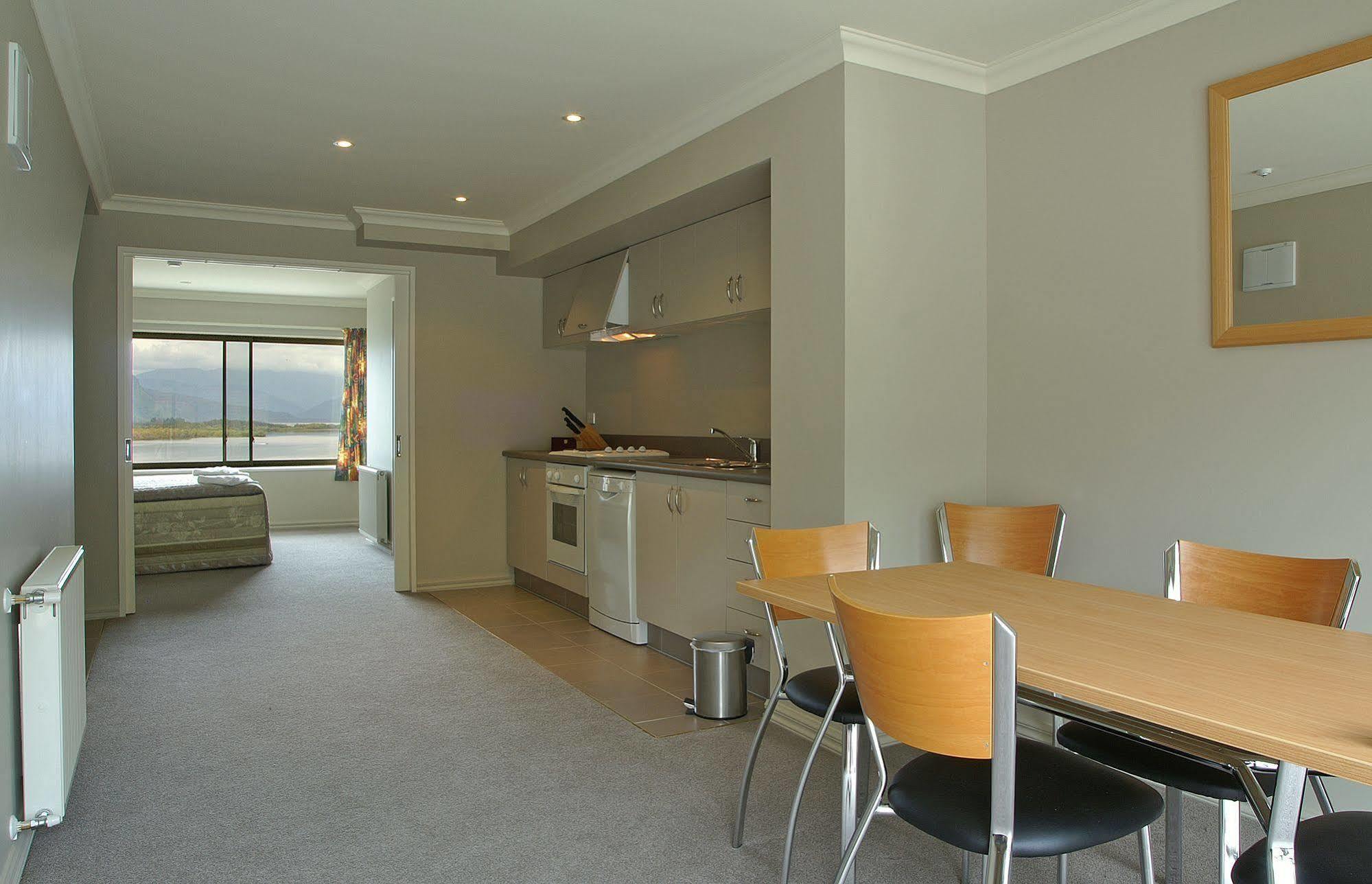 Hotel Lake Brunner Greymouth Bagian luar foto