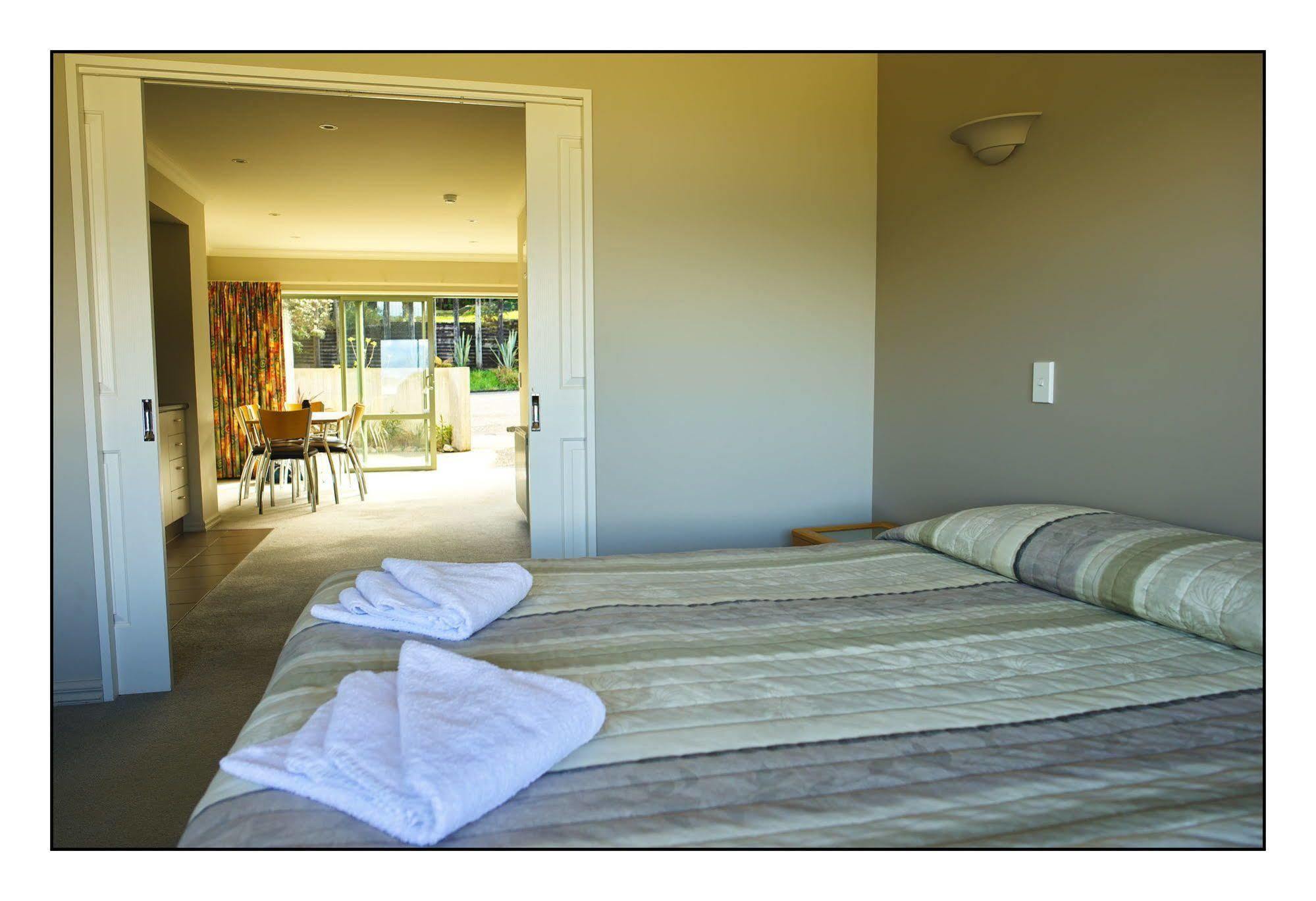 Hotel Lake Brunner Greymouth Bagian luar foto