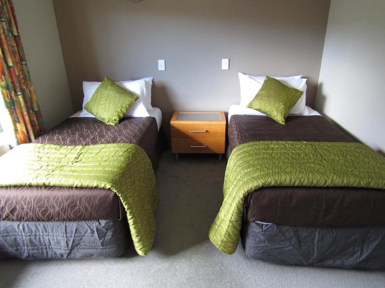 Hotel Lake Brunner Greymouth Bagian luar foto