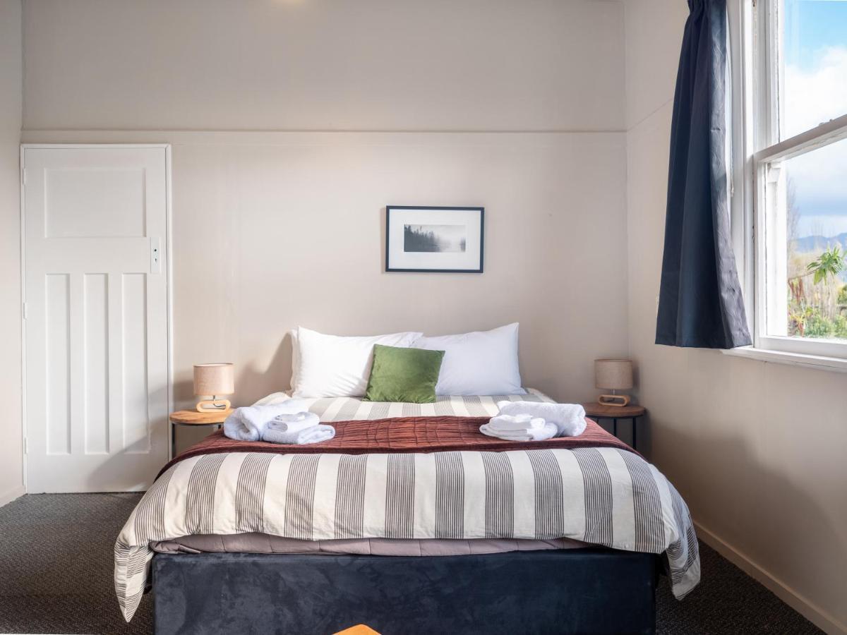 Hotel Lake Brunner Greymouth Bagian luar foto