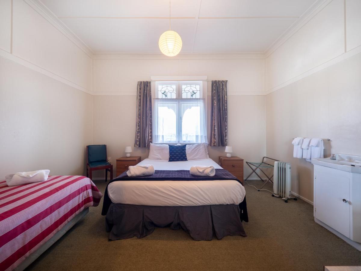 Hotel Lake Brunner Greymouth Bagian luar foto